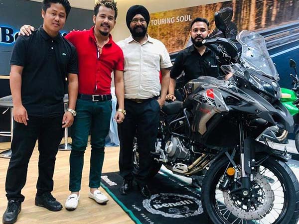 பெரும் எதிர்பார்க்கப்பட்ட பெனெல்லி ட்வின் பைக்குகள் டெலிவரி தொடக்கம்...!