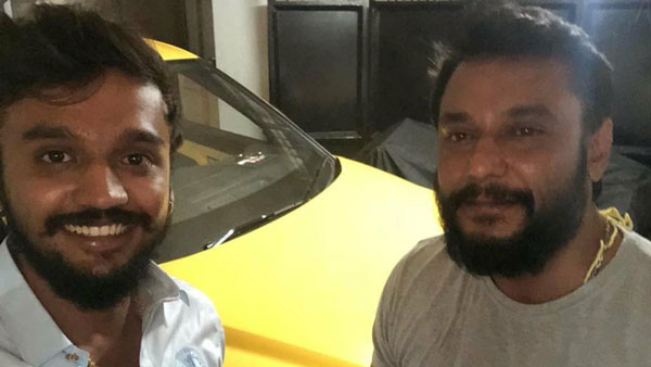 பல கோடி மதிப்புள்ள வெளிநாட்டு காரை வாங்கிய பிரபல நடிகர்... யார் என்று தெரிந்தால் கோவப்படுவீர்கள்...
