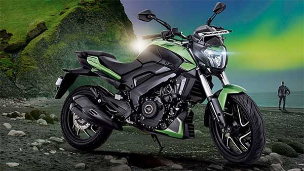 டோமினார் 400 பைக்கின் விலையை பஜாஜ் அதிரடியாக குறைக்க காரணம் இதுதான்... வாடிக்கையாளர்கள் மகிழ்ச்சி