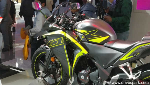 குறைவான விலையில் தலைவலி கொடுக்கும் போட்டியாளர்கள்... ஹோண்டா சிபிஆர்250ஆர் விற்பனை கடும் சரிவு