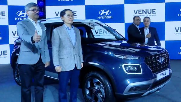 யாரும் எதிர்பாராத மலிவு விலையில் களமிறங்கிய இந்தியாவின் முதல் ஸ்மார்ட் கனெக்ட் கார்: முழுமையான தகவல்!