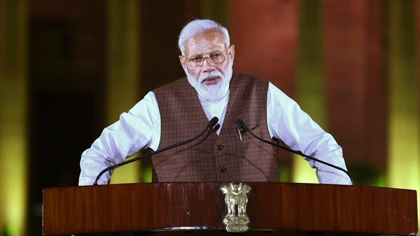 வெற்றி களிப்பில் பிரதமர் மோடி வலம் வந்த ஆடம்பர சொகுசு கார் இதுதான்... மிரள வைக்கும் அதிநவீன வசதிகள்