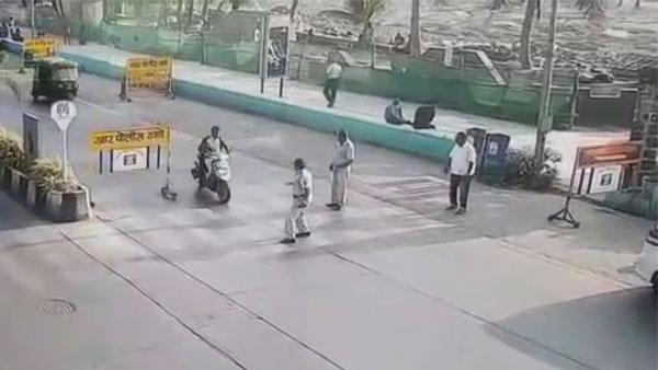 கை காட்டி நிறுத்த முயன்ற போலீஸ்காரர் மீது டூவீலரை ஏற்றிய இளைஞர்... தெரிந்தே செய்த வீடியோ வைரல்...