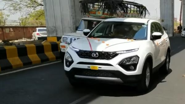 திருமண தின கொண்டாட்டத்தை மறக்க முடியாத நாளாக மாற்ற மகன் செய்த சிறப்பான சம்பவத்தை பாருங்கள்: வீடியோ...!