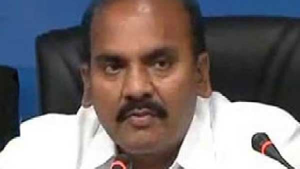 56 ரூபாய்க்காக டோல்கேட்டில் சாமியாடிய முக்கிய அமைச்சரின் மனைவி... வைரலாகும் அதிர்ச்சி வீடியோ...