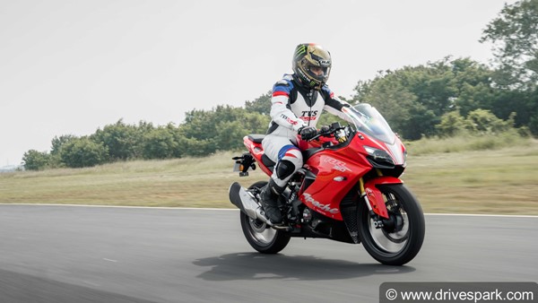 கேடிஎம் ஆர்சி390 பைக்கிற்கு போட்டியாக வரும் 3 சிலிண்டர் டிவிஎஸ் அப்பாச்சி?