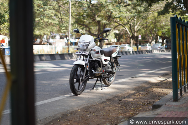 ரேடான் மோட்டார்சைக்கிள் மாடலில் இரண்டு புதிய வண்ணங்களை அறிமுகம் செய்தது டிவிஎஸ்...