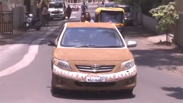 காரில் மாட்டு சாண கோட்டிங்கிற்கு உண்மையான காரணம் இதுதான்... உலகம் முழுக்க வைரலான இந்திய பெண் அதிரடி