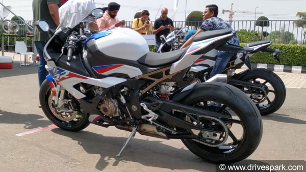 அதிரடி ஆட்டம்போட களமிறங்கிவிட்டது பிஎம்டபிள்யூவின் புதிய பவர்ஃபுல் பைக்... விலை மற்றும் முழு தகவல் உள்ளே!