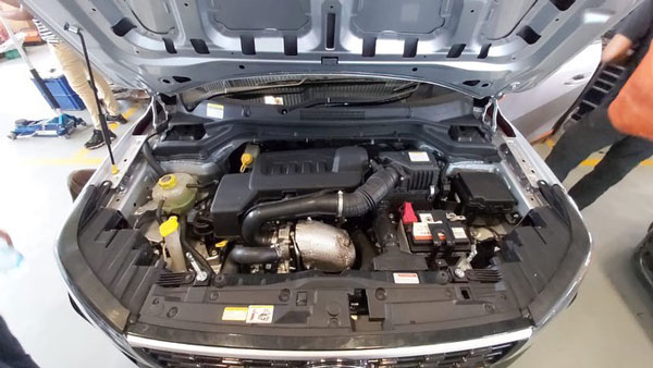 மஹிந்திரா எக்ஸ்யூவி300 எஸ்யூவியின் ராலி ரேஸ் மாடல் அறிமுகம்!