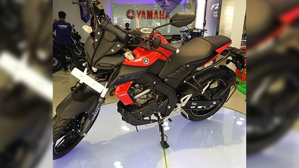 விற்பனையில் அதிரடி காட்டி வரும் எம்டி15 பைக் புதிதாக 3 வண்ணங்களில் அறிமுகம்...! புகைப்படங்கள் உள்ளே...