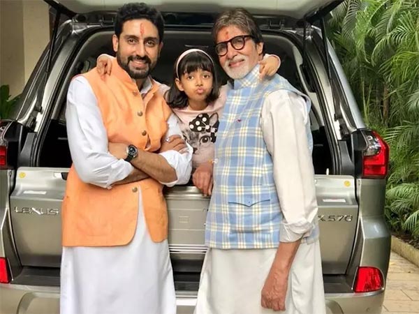பாலிவுட் சூப்பர் ஸ்டார் அமிதாப் பச்சன் வீட்டில் குவிந்துகிடக்கும் சொகுசு கார்களின் அணி வகுப்பு... என்னென்ன கார் வச்சிருக்கார் தெரியுமா?