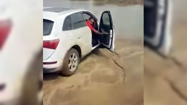 ரூ. 50 லட்சம் மதிப்புள்ள ஆடி காரை டிராக்டராக மாற்றிய விவசாயி... வீடியோ...!