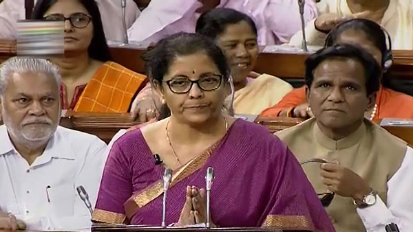 சலுகைகளை வாரி வழங்கும் அரசு... இந்தியாவில் விரைவில் களமிறங்கவுள்ள 5 சிறந்த எலெக்ட்ரிக் கார்கள்...