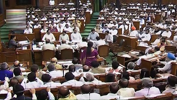 இந்திய வாகன மார்க்கெட் தள்ளாடி கொண்டிருக்கும் நிலையில் மத்திய அரசு எடுத்த அதிரடி முடிவு இதுதான்...