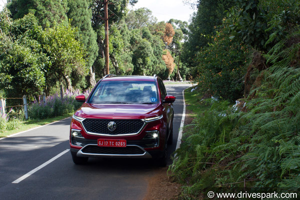 இந்தியாவின் முதல் இன்டர்நெட் காரை புக்கிங் செய்தவர்களுக்கு திடீரென வந்த இ-மெயில்.. எதற்காக தெரியுமா?