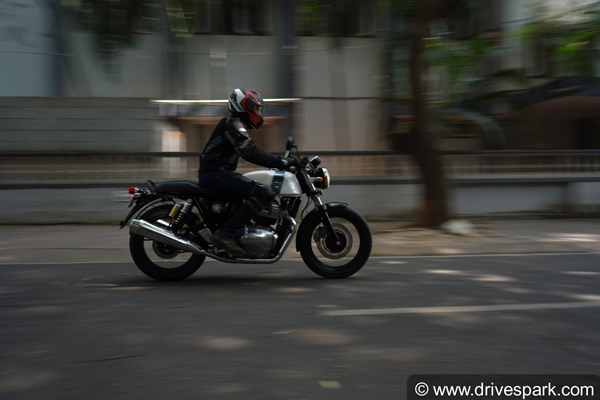 ரூ. 4 லட்சத்தில் டுகாட்டி பைக்காக மாறிய ராயல் என்பீல்டு 650 பைக்... வீடியோ...!
