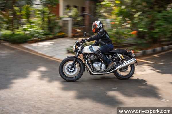 ரூ. 4 லட்சத்தில் டுகாட்டி பைக்காக மாறிய ராயல் என்பீல்டு 650 பைக்... வீடியோ...!