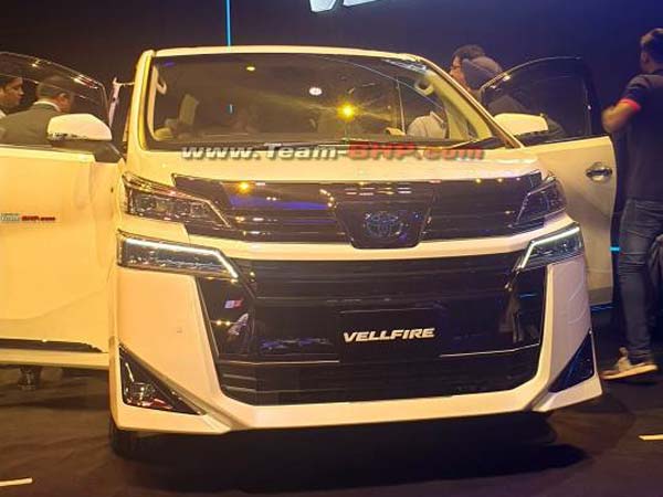 கியா கார்னிவல் வருகை எதிரொலி... சொகுசு எம்பிவி காரை களமிறக்கும் டொயோட்டா!