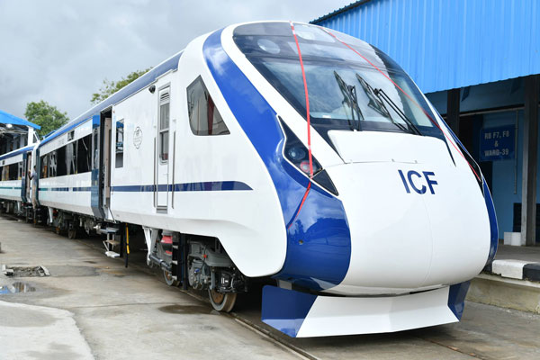 டிரெயின் 19... படுக்கை வசதியுடன் உருவாகும் இந்தியாவின் அதிவேக ரயில்!
