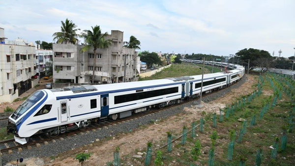 டிரெயின் 19... படுக்கை வசதியுடன் உருவாகும் இந்தியாவின் அதிவேக ரயில்!
