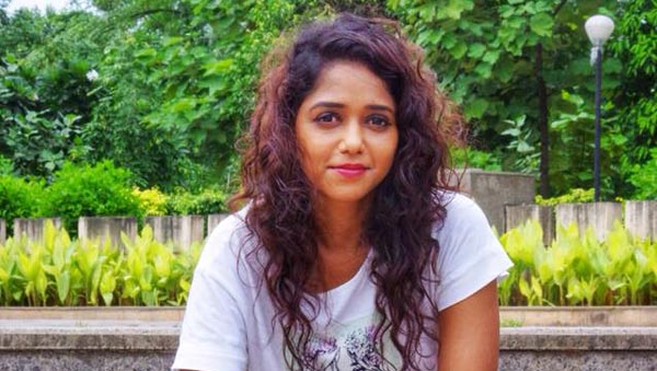 காரை தூக்கியெறிந்துவிட்டு ஆட்டோவை வாங்கிய பிரபல நடிகை... ஏன் தெரிஞ்சா ஆச்சரியப்படுவீங்க!
