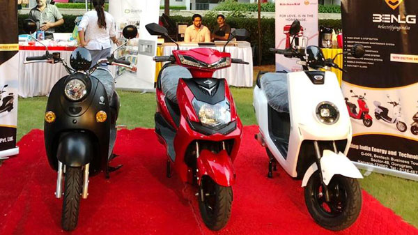 அடுத்த மாதம் அறிமுகமாகும் பென்லிங் ஆரா எலெக்ட்ரிக் ஸ்கூட்டர்!