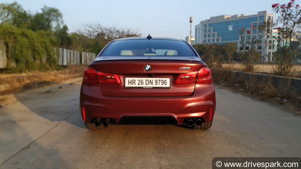 தந்தை பரிசளித்த விலை உயர்ந்த BMW காரை ஆற்றில் தள்ளிய மகன்... ஏன் என தெரிந்தால் அதிர்ந்து விடுவீர்கள்