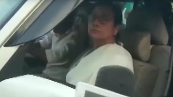 வீதியில் இறங்கி மம்தா அதிரடி... எதற்காக என தெரிந்தால் பாராட்டாமல் இருக்க மாட்டீர்கள்... வைரல் வீடியோ