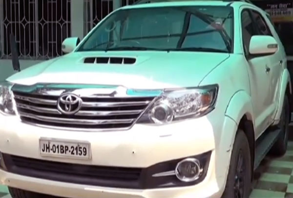 போக்குவரத்துத்துறை அமைச்சரை அதிர வைத்த டிராஃபிக் போலீஸார்... அதிர்ச்சியில் தொண்டர்கள்!