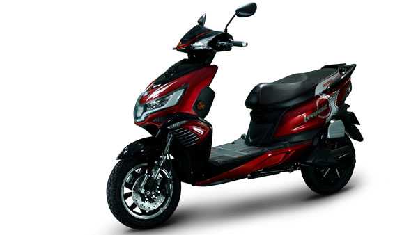 ரணகளத்திலும் ஒரு குதூகலம்... ஒகினவா எலெக்ட்ரிக் ஸ்கூட்டர் விலை குறைந்தது!