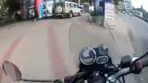 கண் கட்டி வித்தையில் ஈடுபடும் பெட்ரோல் பங்க் ஊழியர்கள்... அதிர்ச்சியில் உறைய வைக்கும் மோசடி அம்பலம்