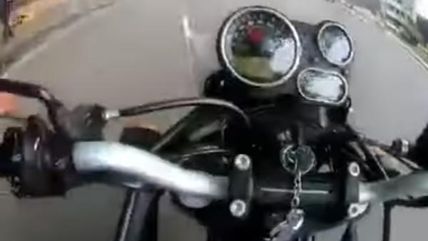 கண் கட்டி வித்தையில் ஈடுபடும் பெட்ரோல் பங்க் ஊழியர்கள்... அதிர்ச்சியில் உறைய வைக்கும் மோசடி அம்பலம்