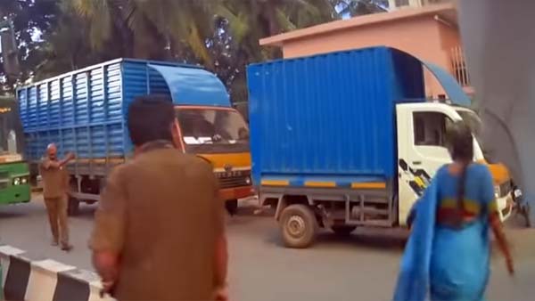 தெரிந்தே விபத்தை ஏற்படுத்த முயன்ற அரசு பஸ் டிரைவருக்கு தக்க பாடம் புகட்டிய வாலிபர்... வைரல் வீடியோ