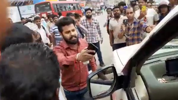 போக்குவரத்து விதியை மீறிய போலீசார்... அடுத்து நடந்தது என்ன?