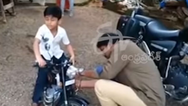 மகனுக்காக மினி ராயல் என்பீல்டு பைக்கை உருவாக்கிய சூப்பர் அப்பா... காரணம் தெரிஞ்சா அசந்து போயிருவீங்க