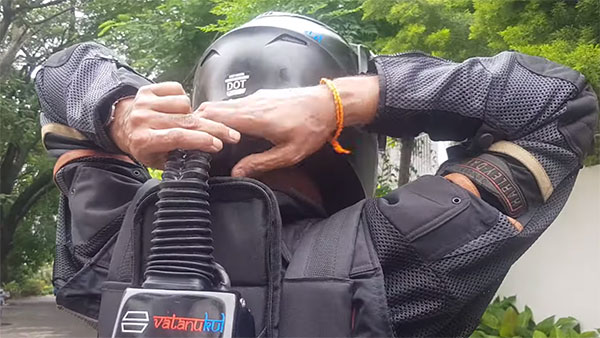 இந்தியாவின் முதல் ஏசி ஹெல்மெட்... இந்திய இளைஞரின் வியத்தகு கண்டுபிடிப்பு!!!