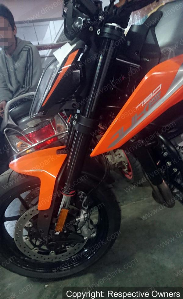 கேடிஎம் 790 ட்யூக் பைக்கின் முக்கியத் தகவல்கள் கசிந்தன!