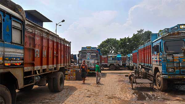 கடும் அதிர்ச்சியில் வாகன ஓட்டிகள்: அபராதம் இத்தனை லட்சமா... இதெல்லாம் ரொம்ப ஓவருங்க!