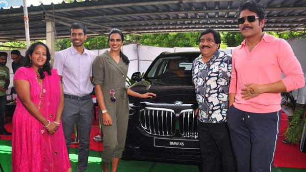 பிவி சிந்துவுக்கு பல லட்சம் மதிப்புள்ள கார் பரிசு... வழங்கிய பிரபலங்கள் யார் தெரியுமா...?