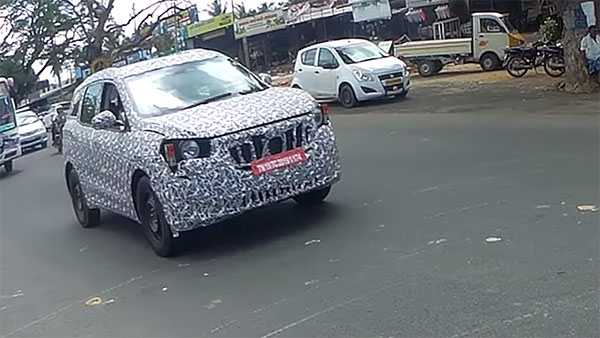 புதிய மஹிந்திரா எக்ஸ்யூவி500 எஸ்யூவியின் ஸ்பை படங்கள்!