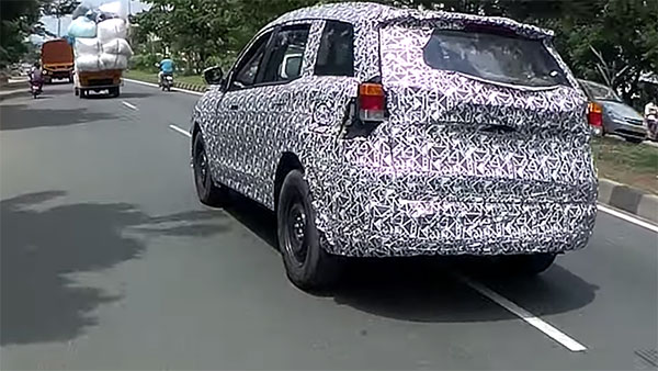 புதிய மஹிந்திரா எக்ஸ்யூவி500 எஸ்யூவியின் ஸ்பை படங்கள்!
