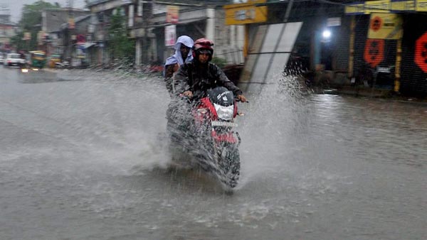 ஸ்கூட்டர் விலையே 15 ஆயிரம்தான்... அபராதத்தை கேட்டு அதிர்ச்சியில் உறைந்த வாலிபர்... எவ்வளவு தெரியுமா