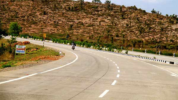 மந்திரவாதிகள் உலாவும் மர்மமான சாலை... காரில் இறைச்சி எடுத்து சென்ற தம்பதிக்கு என்ன ஆனது தெரியுமா?