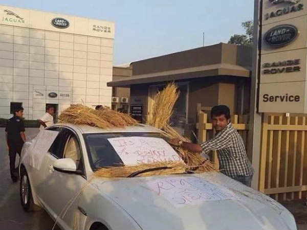 ஹோண்டா அமேஸ் காரில் பிரச்னைக்கு நூதன போராட்டம்