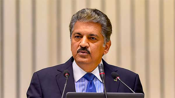 ஆச்சரியம்... பேங்க் வேலையை உதறி தள்ளியவருக்கு பரிசுகளும், பாராட்டுகளும் குவிகின்றன... ஏன் தெரியுமா?