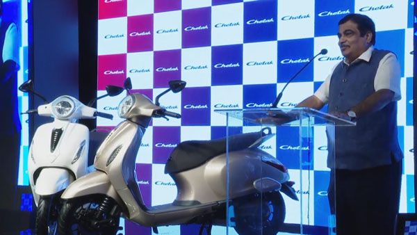 அசத்தும் அம்சங்களுடன் புதிய பஜாஜ் எலெக்ட்ரிக் ஸ்கூட்டர் அறிமுகம்... படங்களுடன் தகவல்கள்