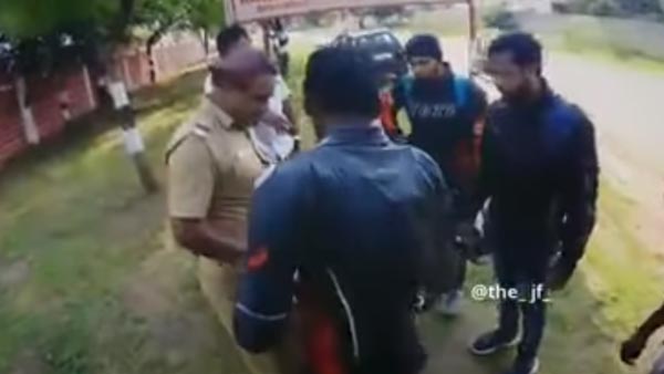 கூச்சமே இல்லாமல் காசு பிடுங்கிய தமிழக போலீஸ்காரர்... ரகசியமாக வீடியோ எடுத்து சிக்க வைத்த இளைஞர்கள்