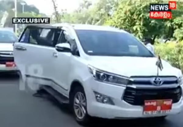 கேரள முதல்வர் பினராயி விஜயனின் டொயோட்டா கார்கள் மீது அதிர வைக்கும் புகார்... என்னவென்று தெரியுமா?