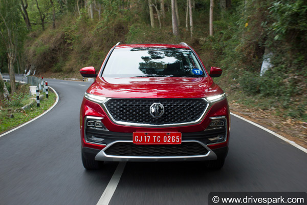 போட்டியாளர்களை தவிடுபொடியாக்கும் எம்ஜி ஹெக்டர்... சிக்கலான நேரத்தில் களமிறங்கி விற்பனையில் அசத்தல்